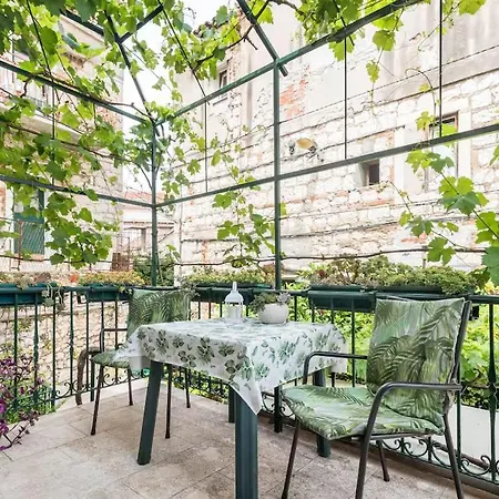 Luxury In Old Town Center With Terrace
